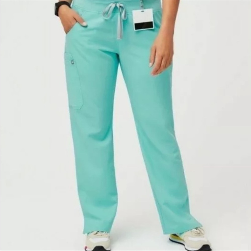 FIGS Kade Cargo Scrub Pants Aqua *NWT*